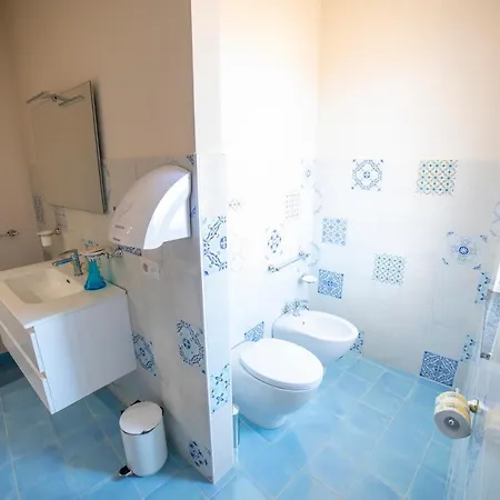 Aurora Bed And Breakfast Ciro Marina Room photo